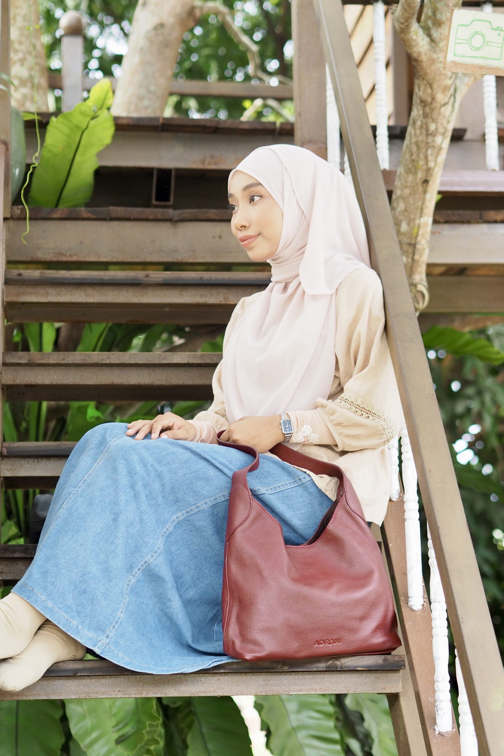 SHERYN HOBO BAG - Image 10