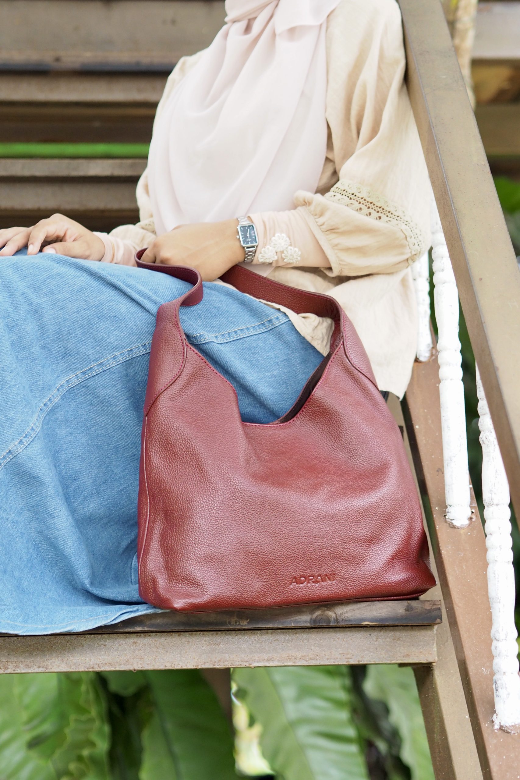 SHERYN HOBO BAG - Image 9