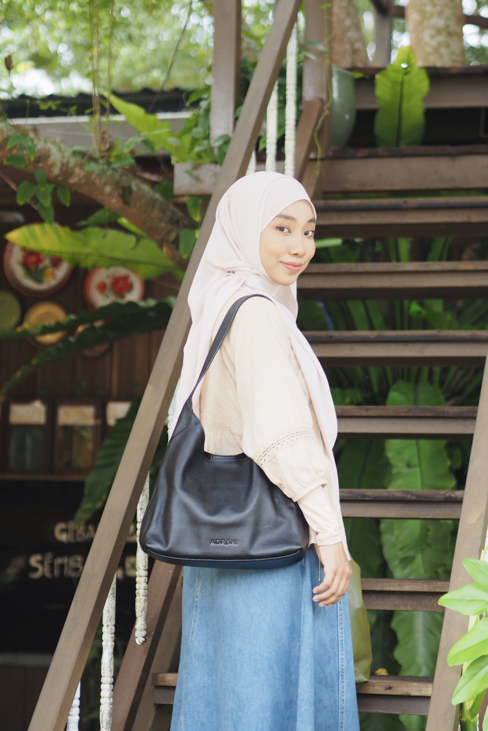 SHERYN HOBO BAG - Image 4